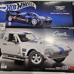 Mattel Brick Shop Hotwheels - 2 Cars / New