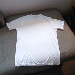 Columbia T Shirt