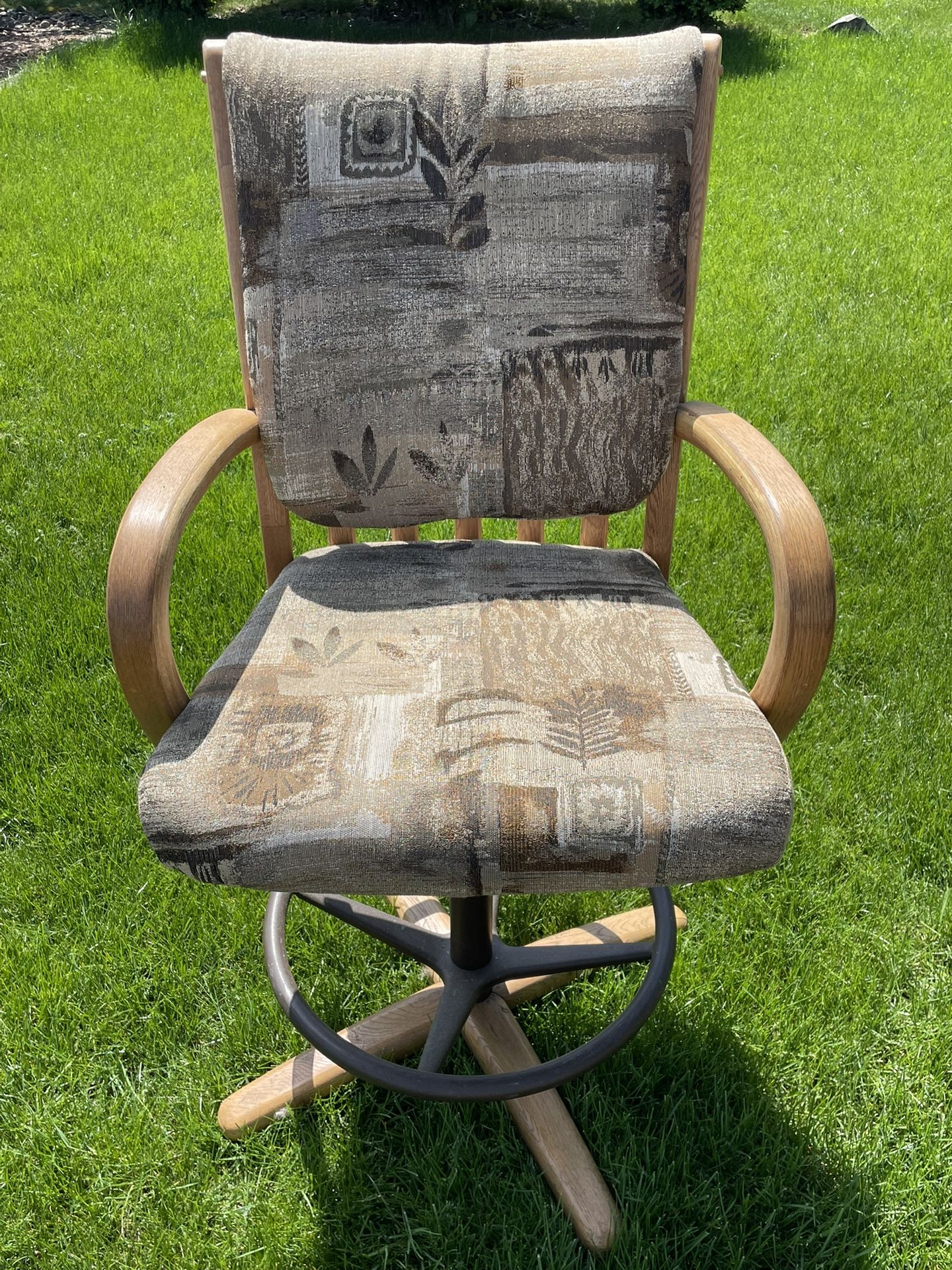 Chromcraft Baylor Collection Swivel Tilt Counter Height Stool