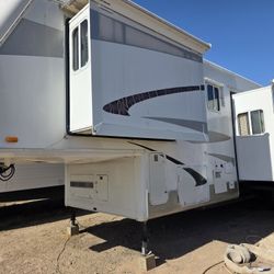2005 JAYCO LEGACY 5TH WHEEL 36FT WITH 3 SLIDEOUTS 