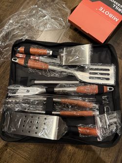 Brand New 20-Pcs BBQ Grill Tool Set with Rosewood Handles & Case