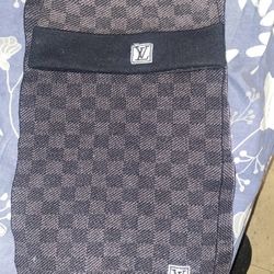 LV Hat And Scarf 