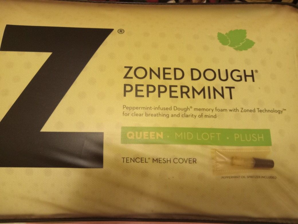 2 QUEEN SIZE ZONED DOUGH PEPPERMINT PILLOWS
