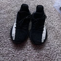 adidas Yeezy Boost 350 V2