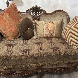Shabby chic  Victoria Love seat