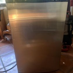 Edgestar Dual Tap Kegerator 