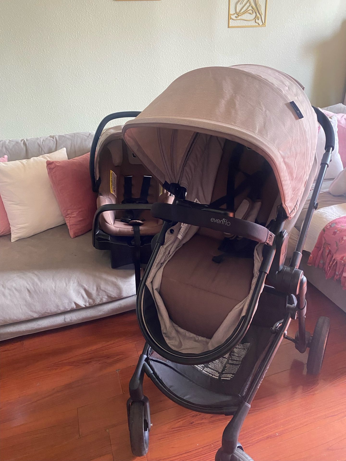 Evenflo pivot travel system 