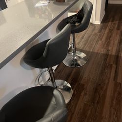 3 Bar Stools
