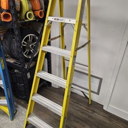 Werner 6ft fiberglass ladder.