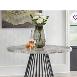 Dining Table & 4 Chairs