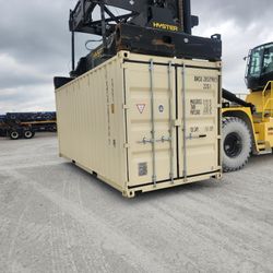 WIND & WATERTIGHT 20’ & 40’ SHIPPING CONTAINERS!