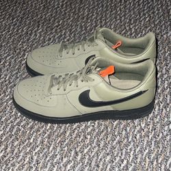 Nike olive green forces