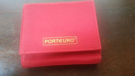 Porteuro? coin purse?