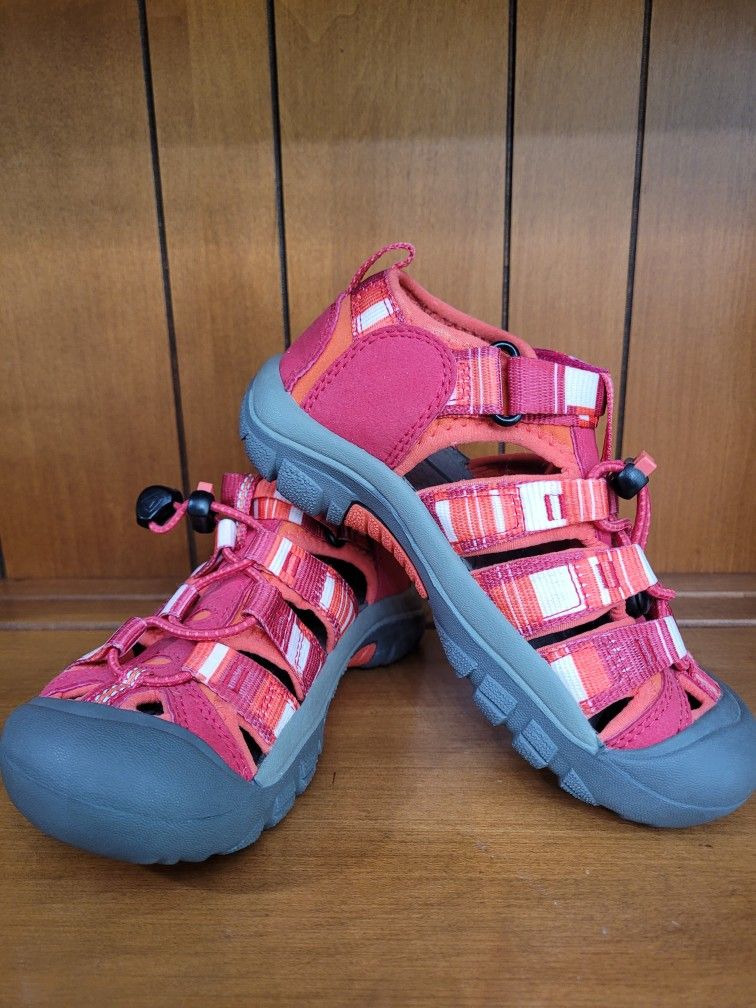 KEEN Kids Keen SandalsVery Berry/Fushion Coral Sz 13
