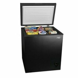 Arctic King 5 CU Ft Chest Freezer Black