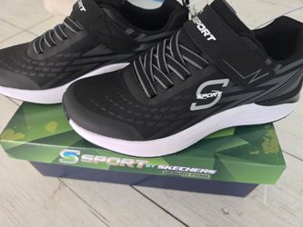 Sketchers boys size 3 brand new shoes