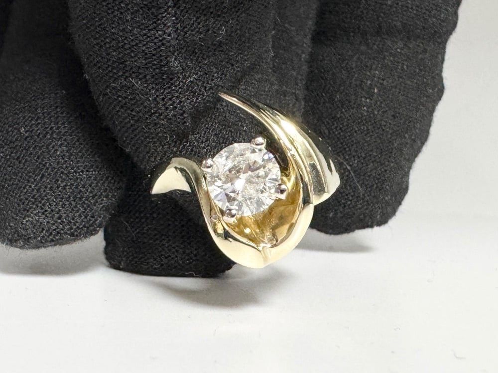 Ladies .90ct Diamond Solitaire 14k Yellow Gold Ring Size 7.75 11053210