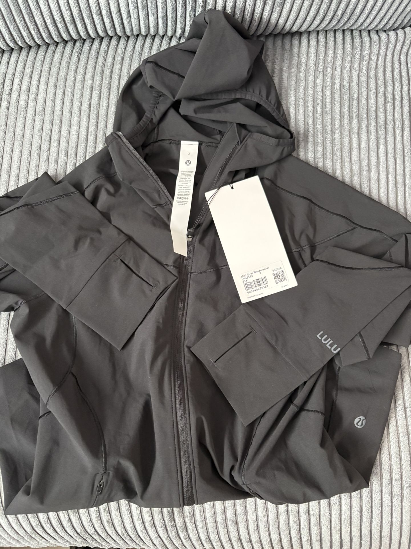 Women’s Size 2 LULU lemon Windbreaker XXS