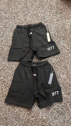 Essentials shorts CHEACK LISTING