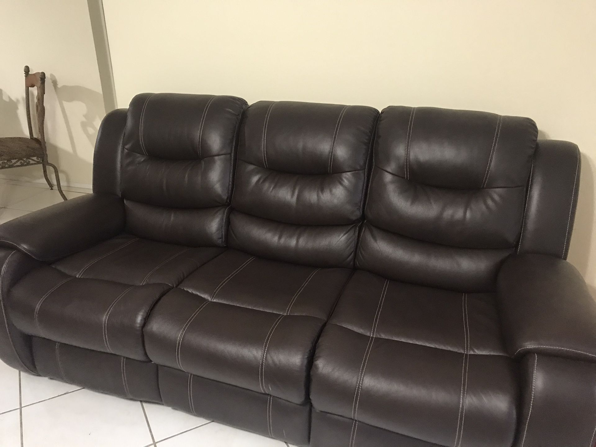 New electrical couch excellent condition