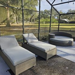 Outdoor Patio/Pool Furniture 