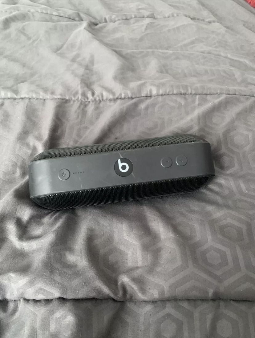 Beats Pill