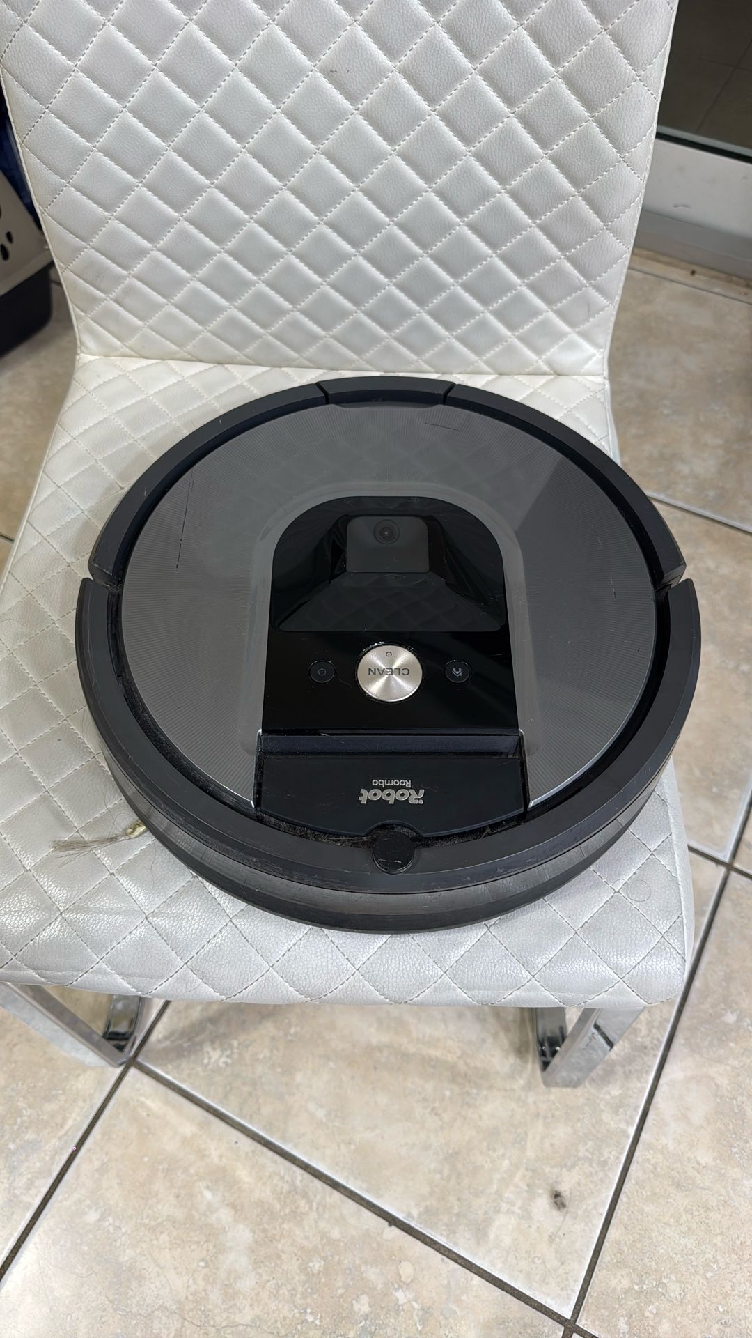 Wi-Fi® Connected Roomba® 960 Robot Vacuum