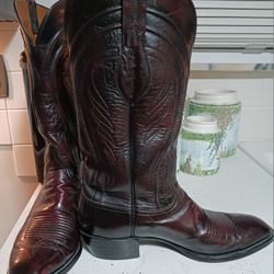 LIKE NEW MEN'S LUCCHESE "GAVIN" COWBOY BOOTS IN BLACK CHERRY SIZE 9D, RETAIL $995! READ DESCRIPTION