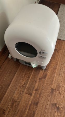 Cat litter box