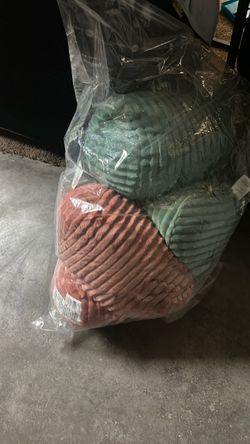 Free decorative pillows