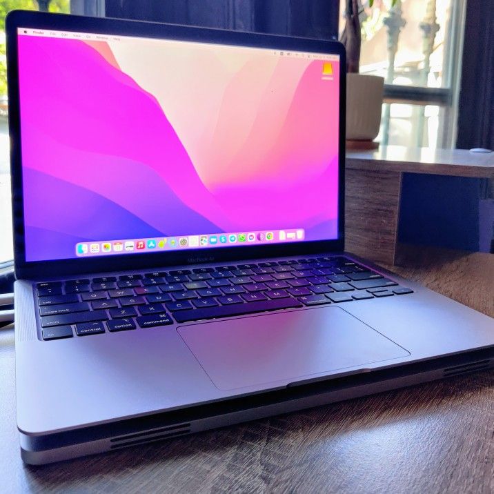 Apple Linedock 13-inch 256GB