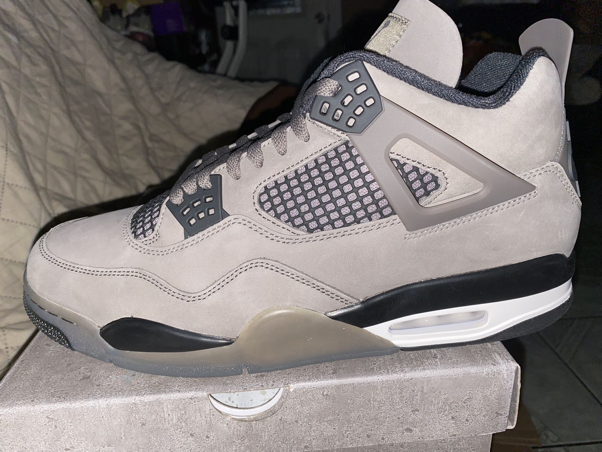 Air Jordan 4 Retro *Cave Stone*