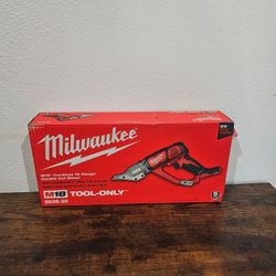 MILWAUKEE M18 CORDLESS 18 GAUGE DOUBLE CUT SHEAR 