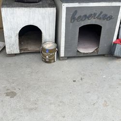 FREE DOG HOUSES 
