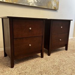 26” Tall Pair Of Two Solid Wood Brown Mahogany Nightstands Set- Dovetail Drawers And Silver Knobs