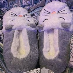 Ome Size Fits All Kitty Slippers