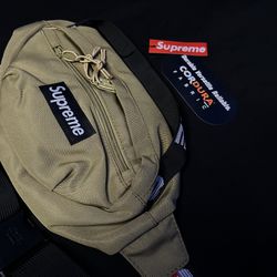 Supreme ss18  fanny pack 