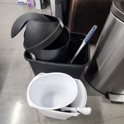 Kitchen / Bathroom trash cans wastebins