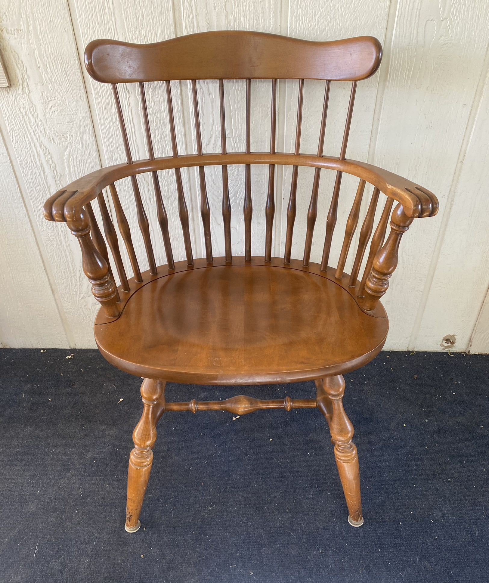 Vintage Ethan Allen Heirloom Nutmeg Maple Comb Back Captains Armchair. HIGH END