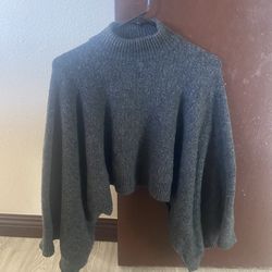 Forever 21 Grey Mock Turtleneck Cropped Sweater With Flowy Sleeves - Size Small
