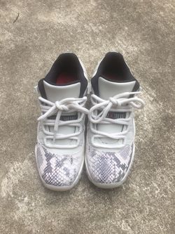 Air Jordan retro 11 low light bone snakeskin gs