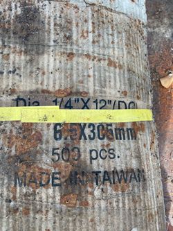 Radnor RAD(contact info removed)3 1/4" x 12" Copper-Coated Pointed Carbon Air/Carbon Arc Gouging Electrode (50 Per Box)