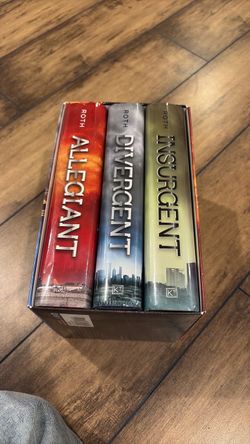The Divergent Series 3-Book Hardcover Box Set by Veronica Roth