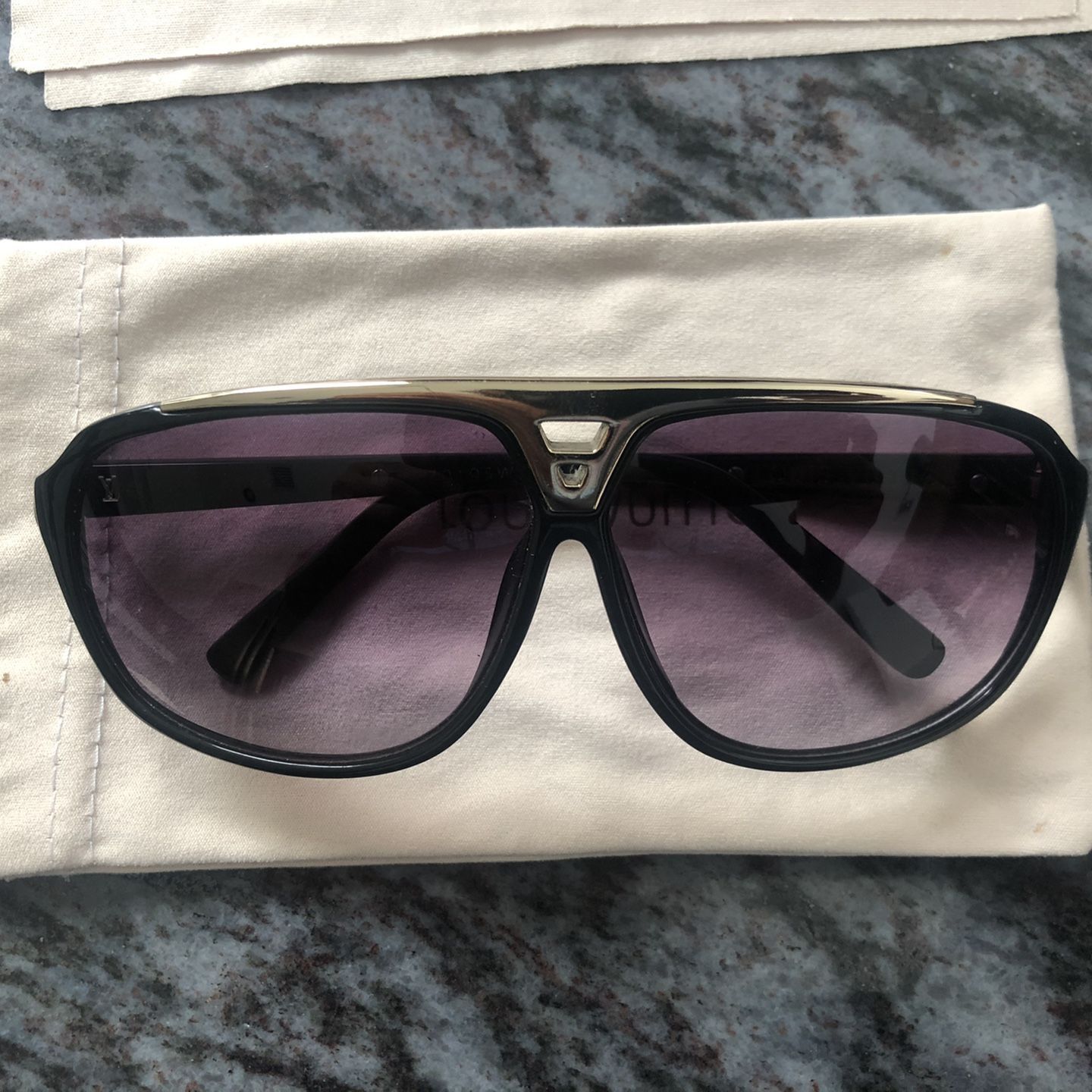 Original Louis Vuitton Evidence Aviator (Not fake) for Sale in Miami Beach,  FL - OfferUp