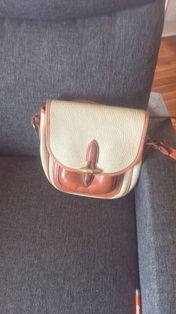DOONEY & BOURKE SMALL CREAM COLOR PURSE