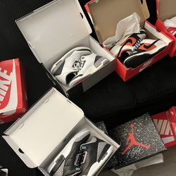 Nike Dunks (ReadDescription)