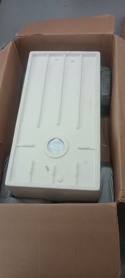 NEW IN BOX — BOCCHI 36" FIRECLAY FARMHOUSE SINK — NEVER INSTALLED