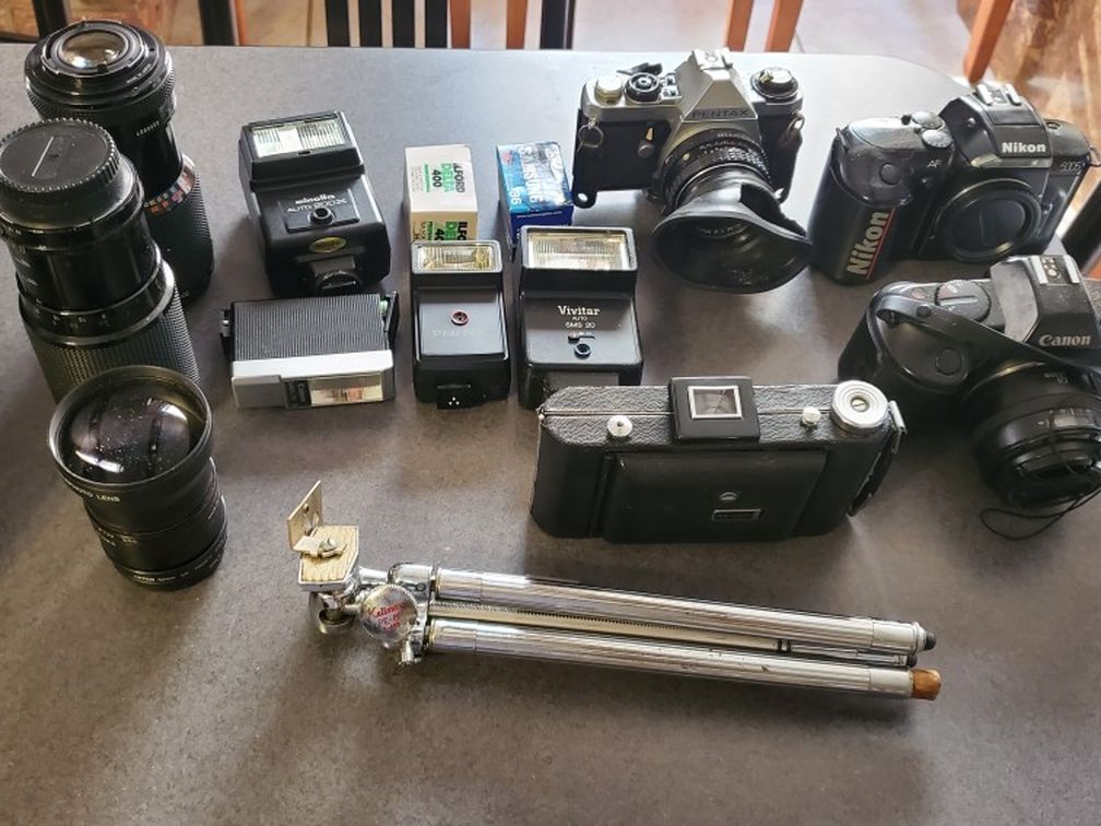 Antique Collectible Cameras Nikon Film Lot/Bundle Tripods Flash Lens Canon
