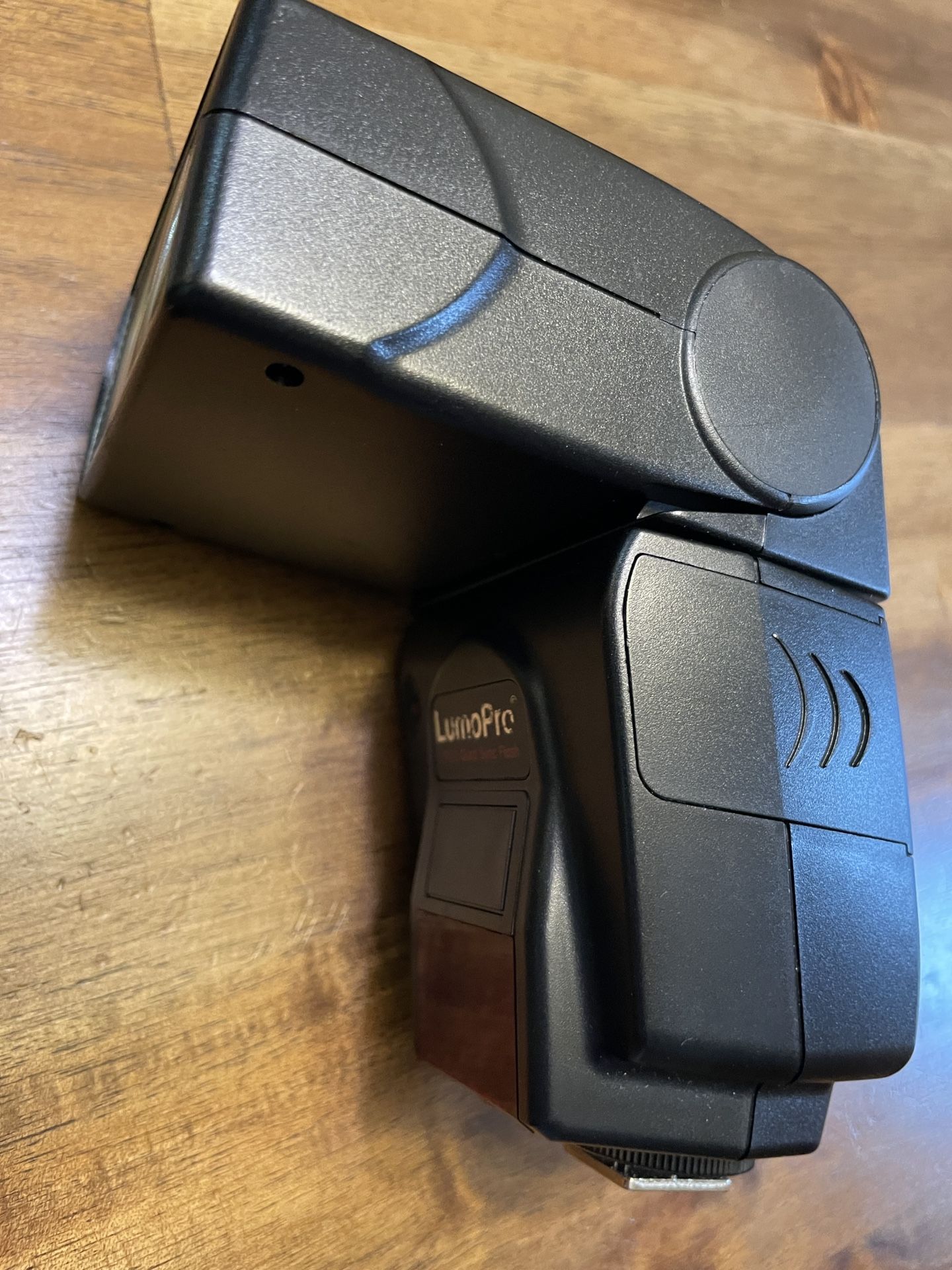 LumoPro Flash