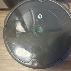 Roomba Robot Vacuum 692 with replacement parts included